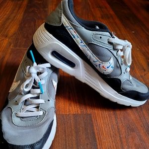Boys size 6y nikes